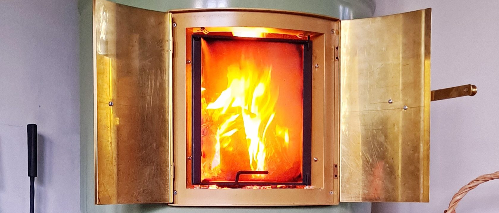 Tuli pönttöuunissa