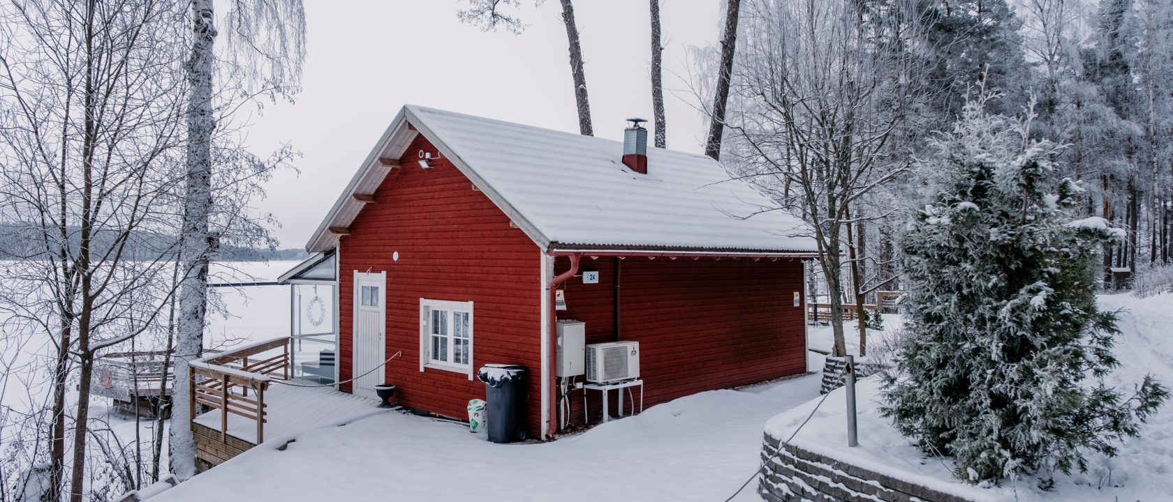 Talvinen mökki