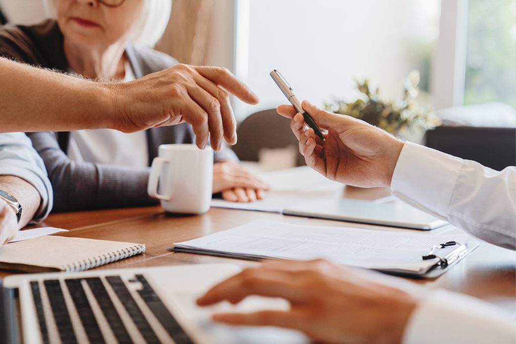 Sopimuksen allekirjoittaminen