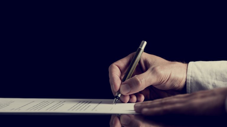 Sopimuksen allekirjoitus