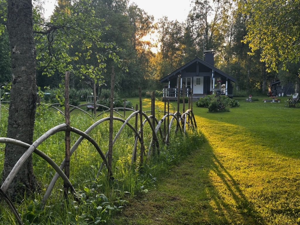 Rysänkaarista tehty aita