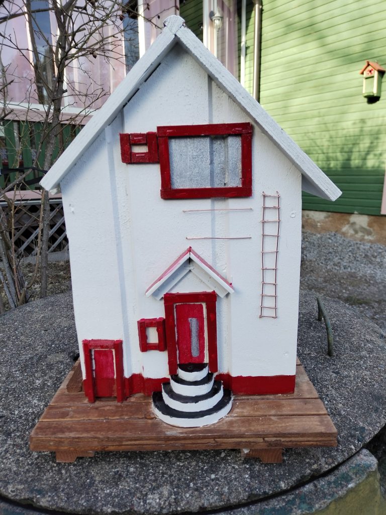 Punavalkoinen linnunpönttö