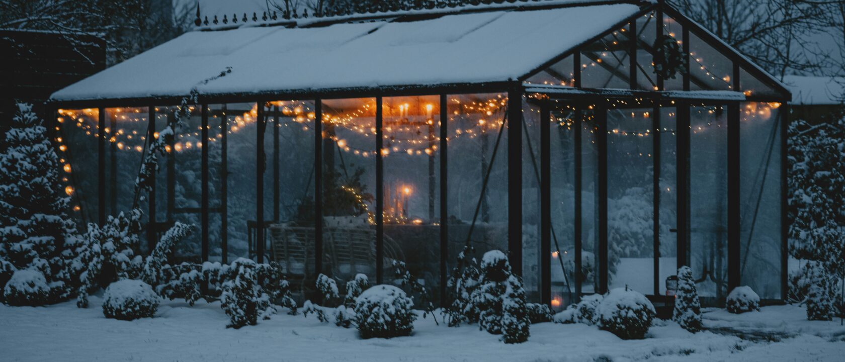 Kausivalot kasvihuoneessa